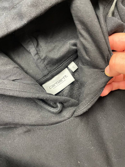 Carhartt black hooded sweatshirt small embroidered logo and front kangaroo pocket.