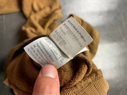Carhartt brown hoodie large fleece, kangaroo pocket, ribbed hem and cuffs.