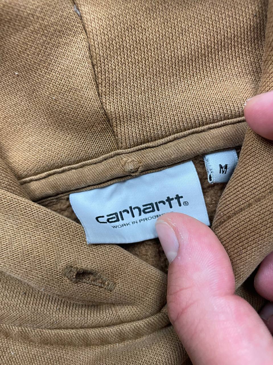 Carhartt brown hoodie large fleece, kangaroo pocket, ribbed hem and cuffs.