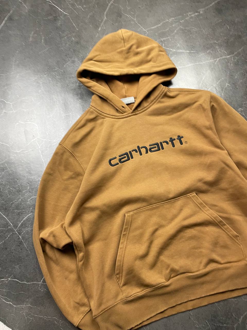 Carhartt brown hoodie large fleece, kangaroo pocket, ribbed hem and cuffs.