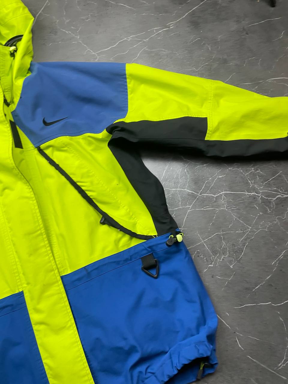 Nike ACG hooded jacket blue and neon green colour block design, Gore-Tex material.