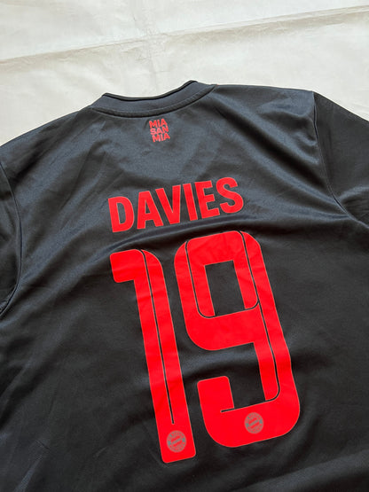Adidas Bayern Munich black football shirt with red trim, player Davies #19 print, lightweight fabric.