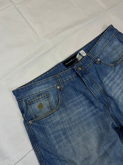 Rocawear blue denim shorts W38 five-pocket design with embroidered back pockets and branded label.